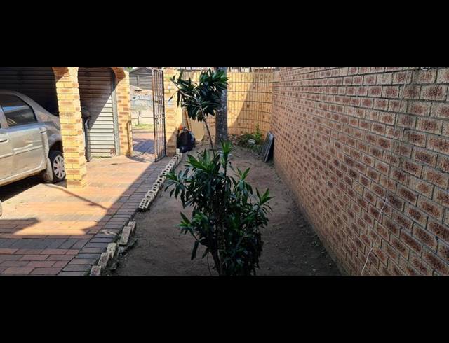 3 BEDROOM DUPLEX FOR SALE IN ISIPINGO RAIL